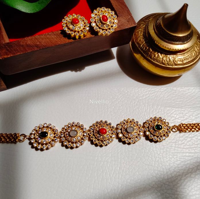 Dazzling AD Navaratna Choker